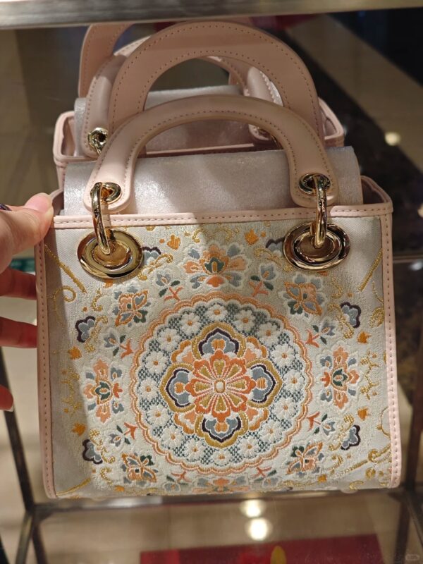 Exquisite gift box packaging Zhuang brocade bag